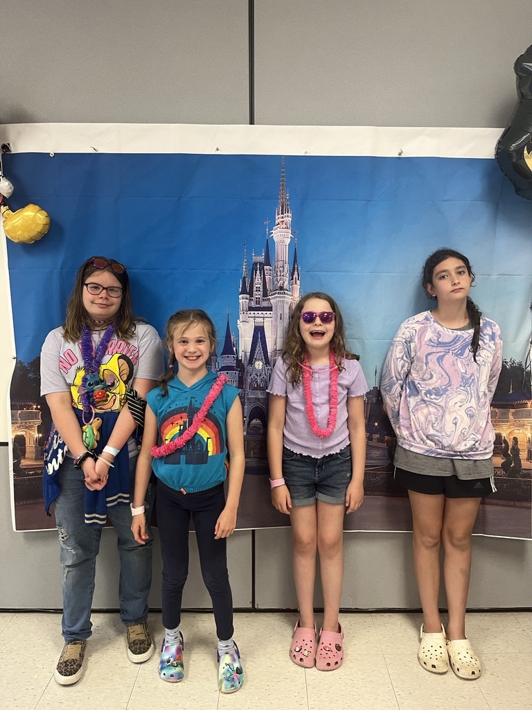 Afton students in front of Cinderella's Castle